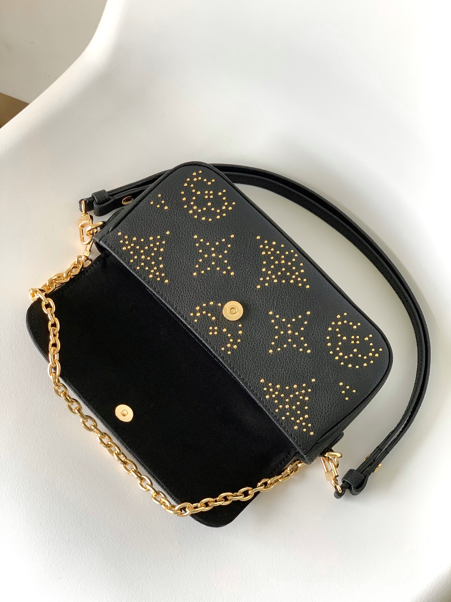 Louis Vuitton 10A Handbag Shoulder Bag Top Mirror Quality Version Wallet on Chain Ivy M82653