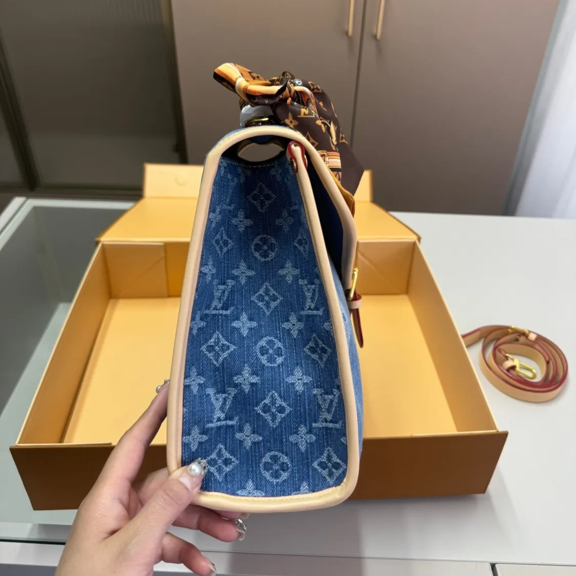 Louis Vuitton LV Diane Denim Messenger Shoulder Bag Handbag (Replica)