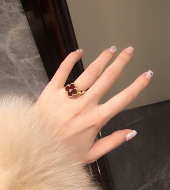 Van Cleef Clover Ring Dupe, One Diamonds
