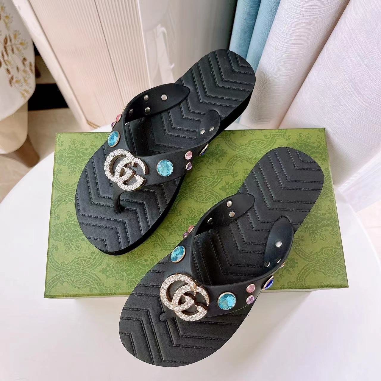 Gucci Shoes V-shaped toe clamp Band drill Slide Sandal (Replica)