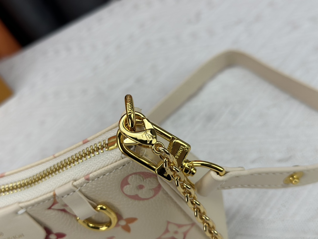 Louis Vuitton Easy Pouch On Strap Shoulder Bag Handbag