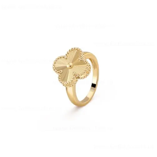 Replica Van Cleef Arpels Vintage Alhambra Ring Yellow Gold