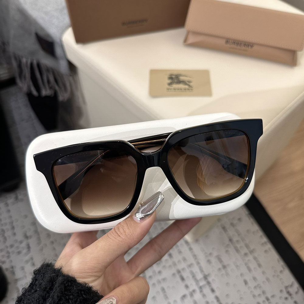 Burberry Stylish temperament Sunglasses Top quality （Replica）