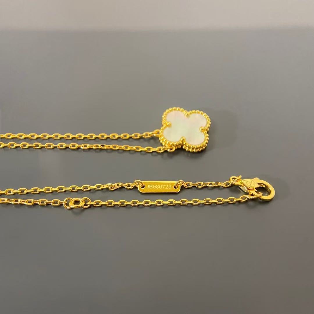 Van Cleef & Arpels Necklace 551