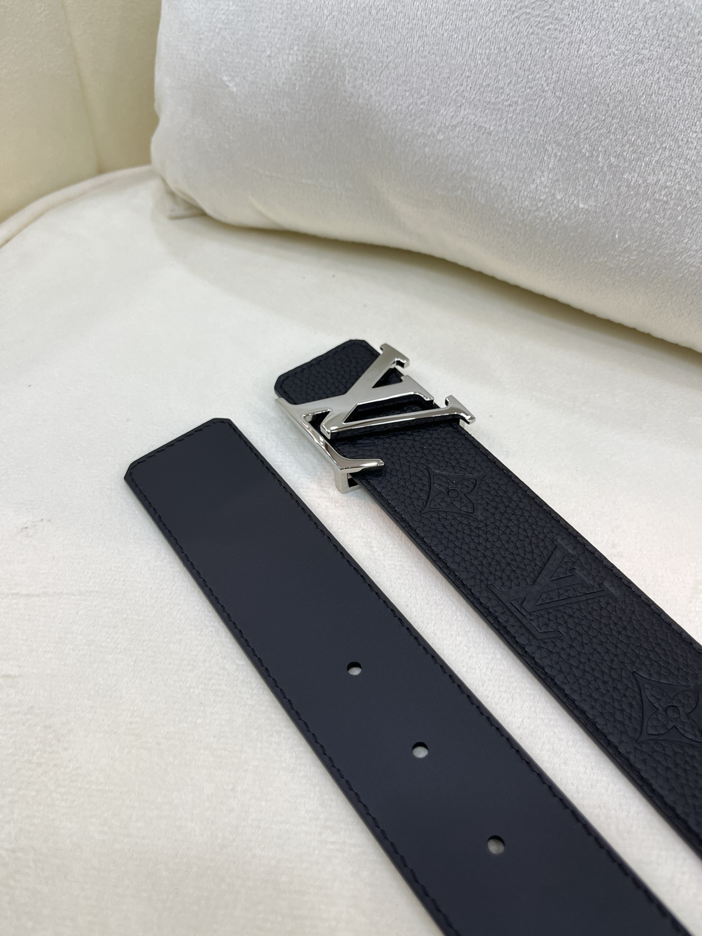 Louis Vuitton LV Leather Belts 1:1 Mirror Version