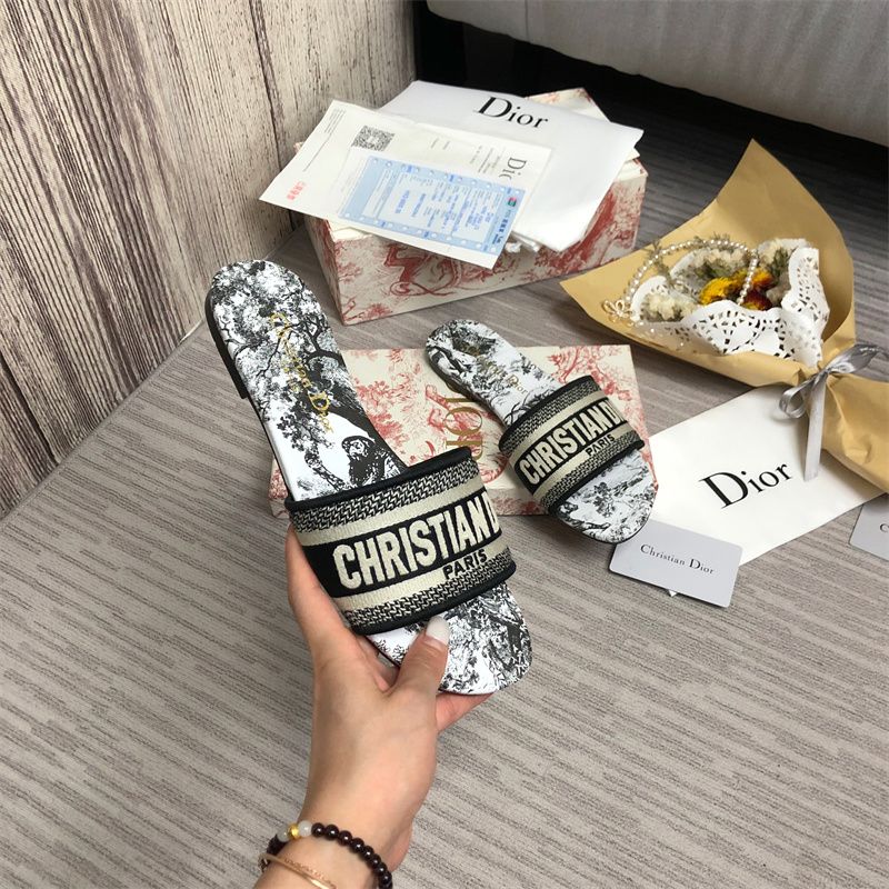 Dior DWAY Slide Slipper Sandals (Replica)