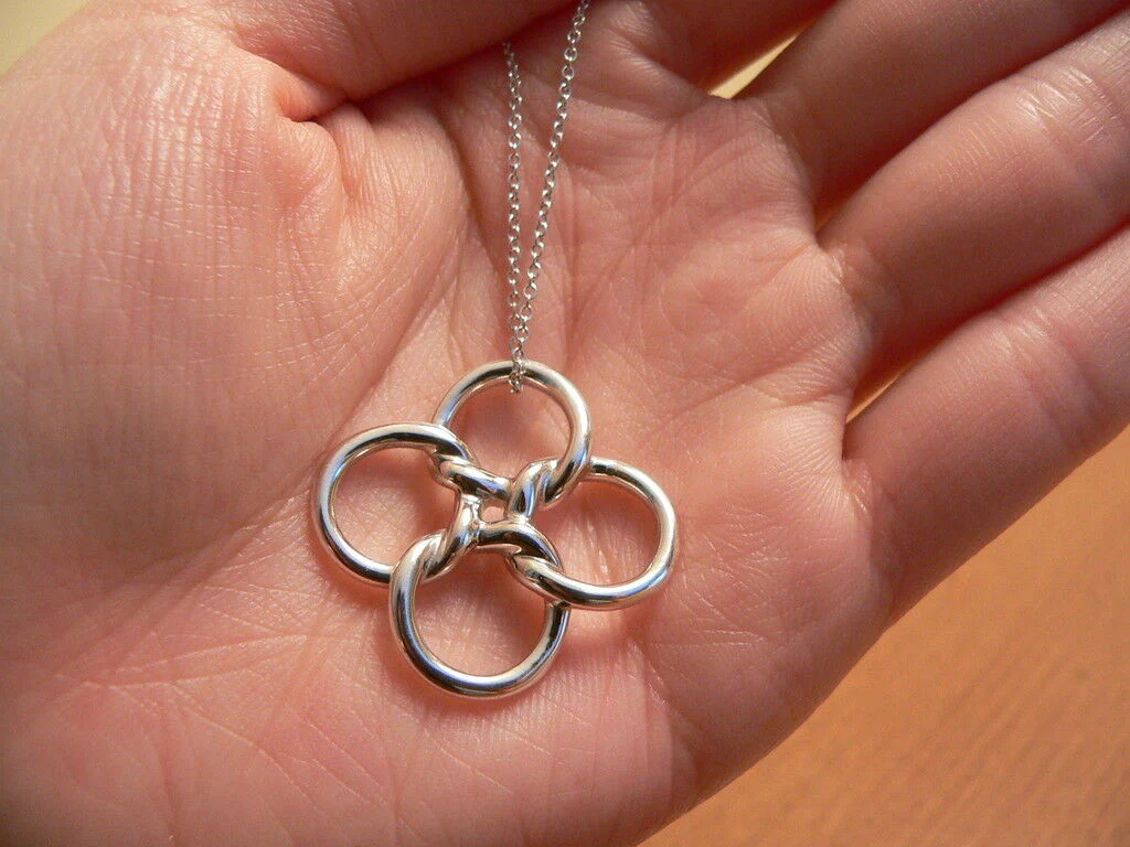 Tiffany & Co Peretti Quadrifoglio Clover Necklace Pendant Charm Love Gift Large