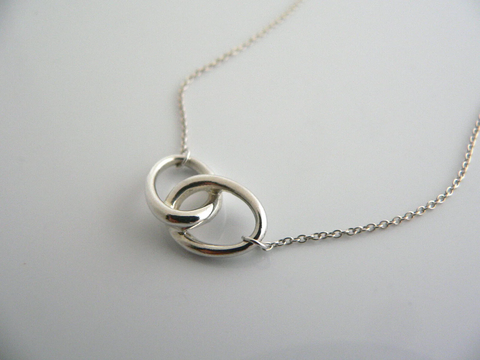 Tiffany & Co Silver Necklace Peretti Interlocking Ovals Love Pendant 17.5 Inch