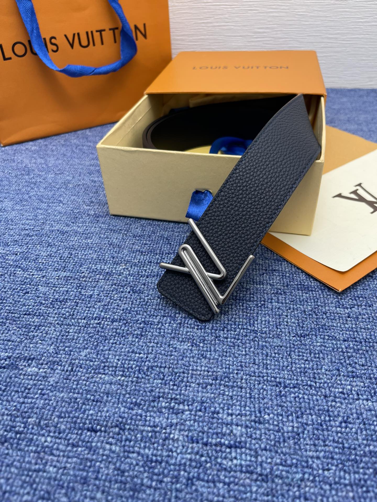 Louis Vuitton LV Leather Belts 1:1 Mirror Version