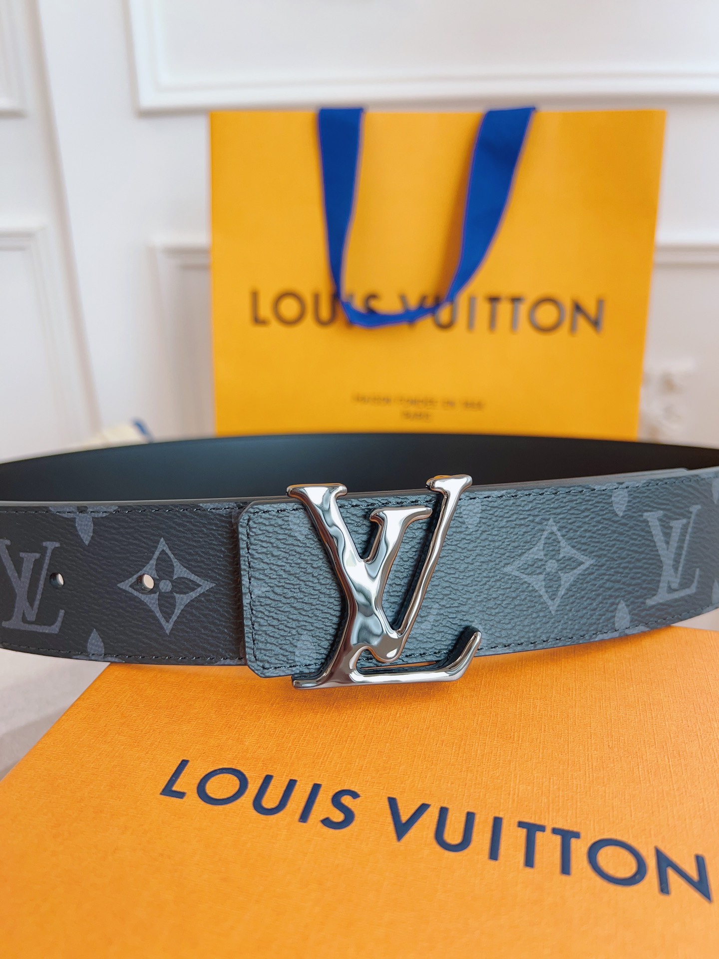 Louis Vuitton LV Leather Belts 1:1 Mirror Version