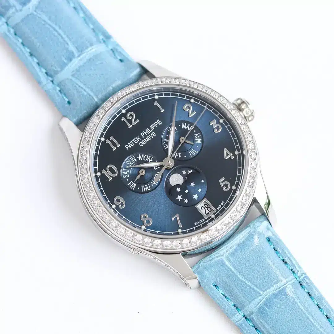 Complications 4947R ANNUAL CALENDAR, MOON PHASES.  38 mm,Steel,