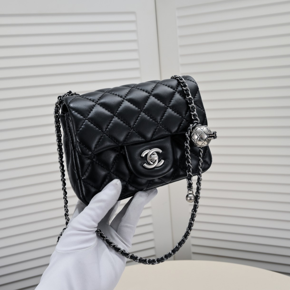 Chanel Cross Body Metal Ball Chain Shoulder Bag Handbag