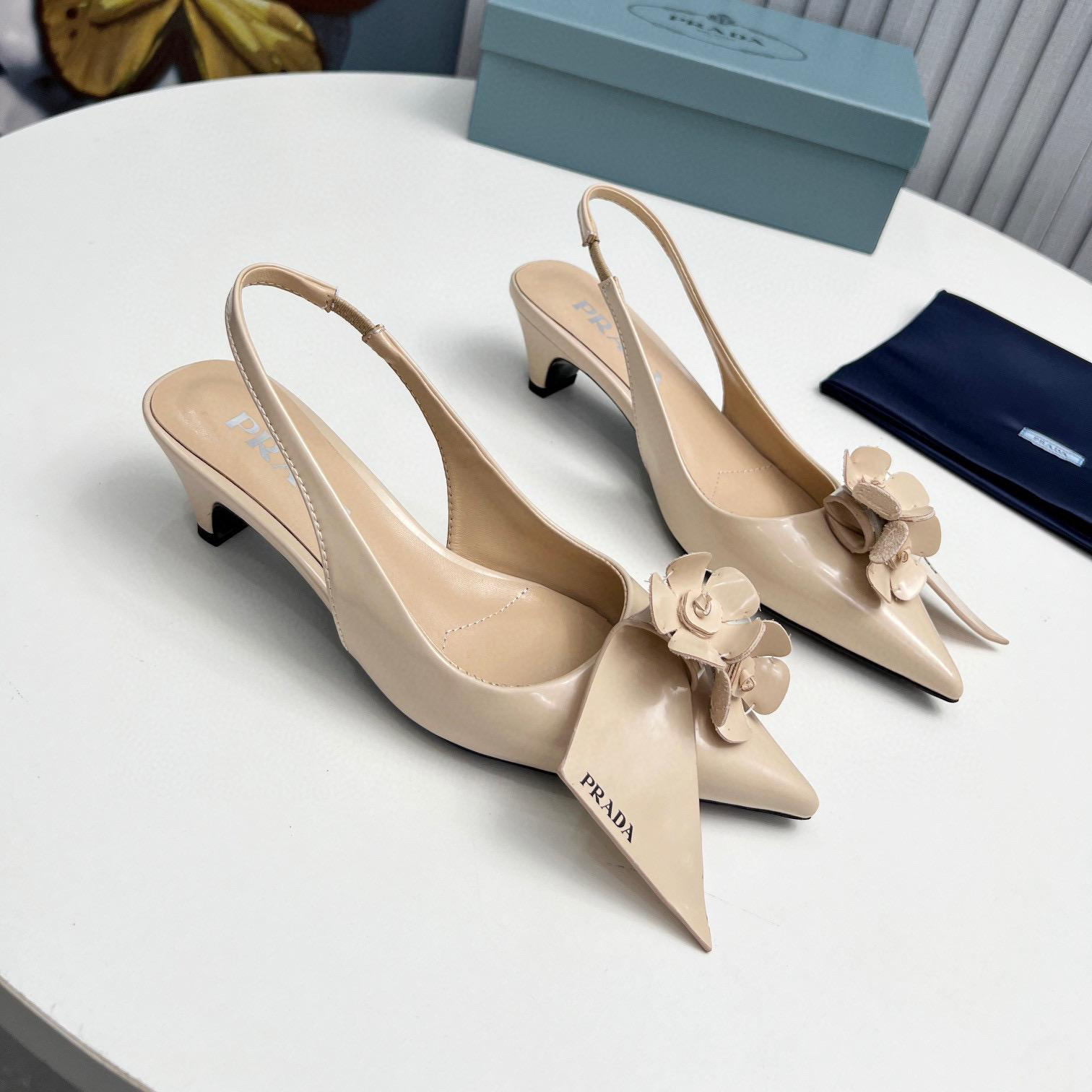 Prada  Leather Temperament Piece  Sandals Slide (Replica)