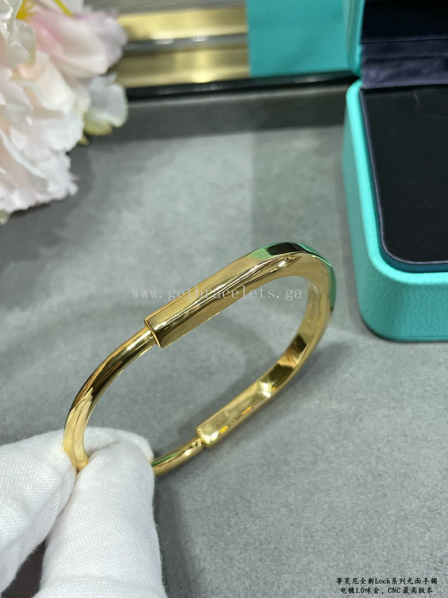 Tiffany Lock Bangle in White Gold/Rose Gold/Yellow Gold/Yellow Gold
