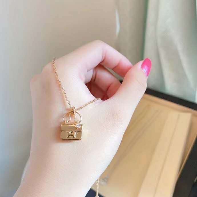 Hermes Bag Necklace with a Diamond
