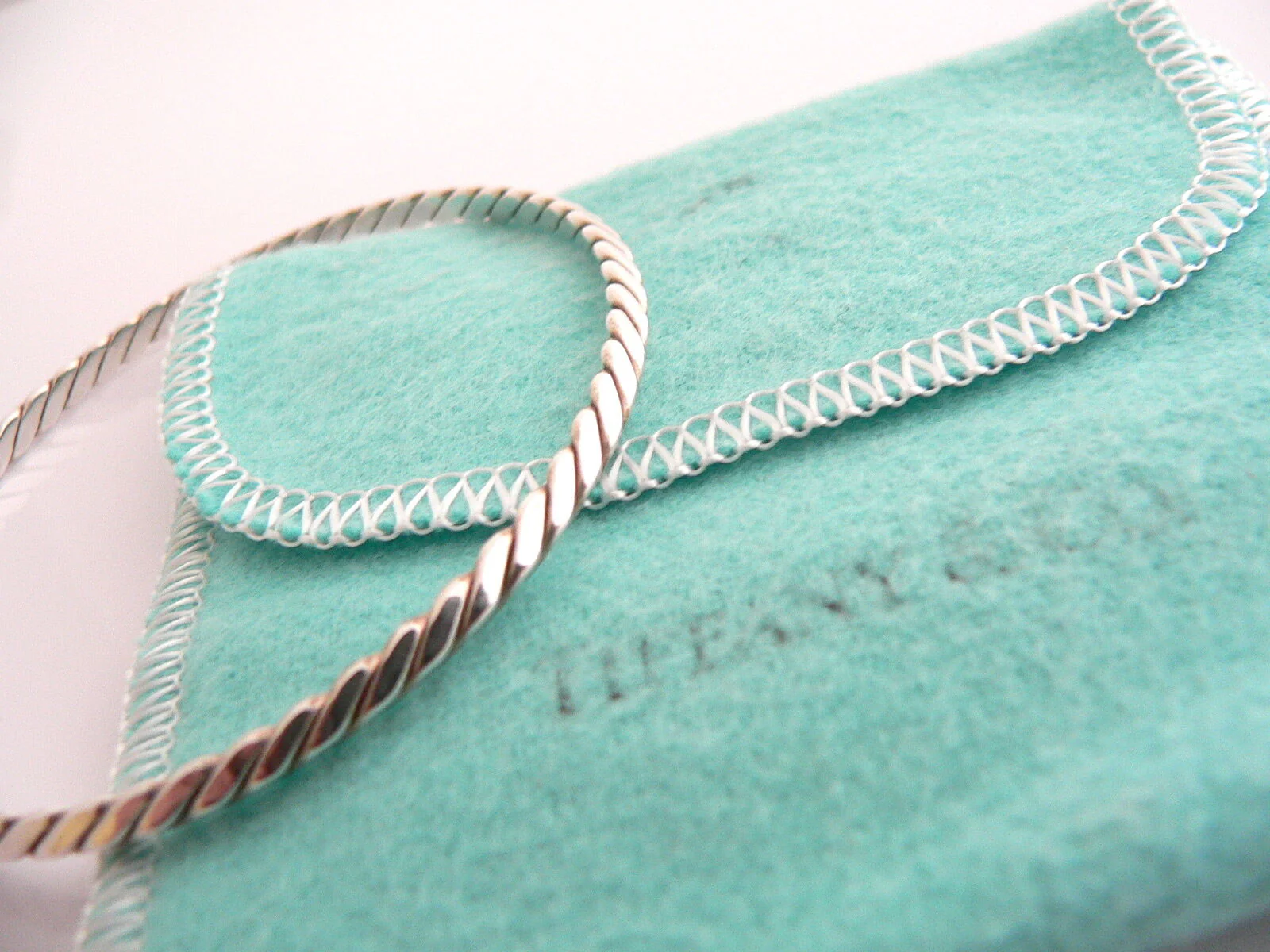 Tiffany & Co Twist Bangle Bracelet Stack Blue Pouch Twirl Line Edge Gift Love