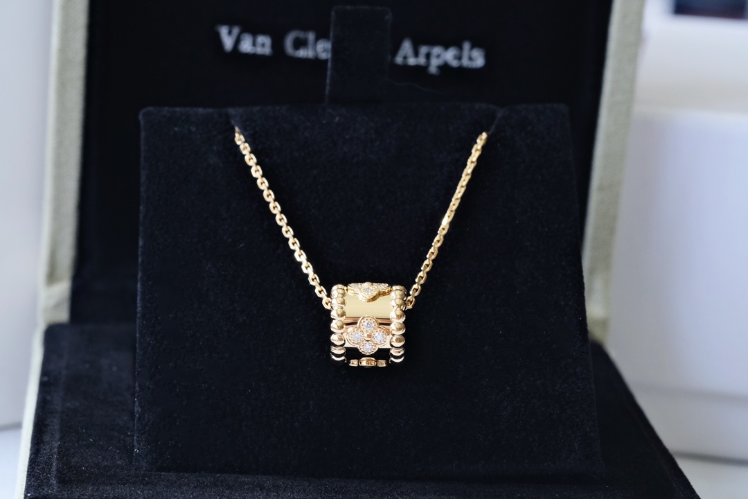 Van Cleef & Arpels Kaleidoscope Necklace, Perlée clovers pendant