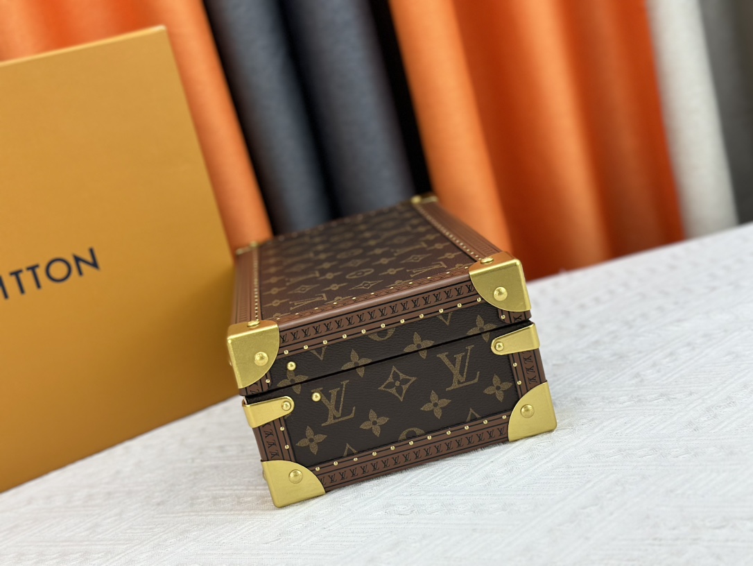 Louis Vuitton M4700B M47641 Shoulder Bag Handbag