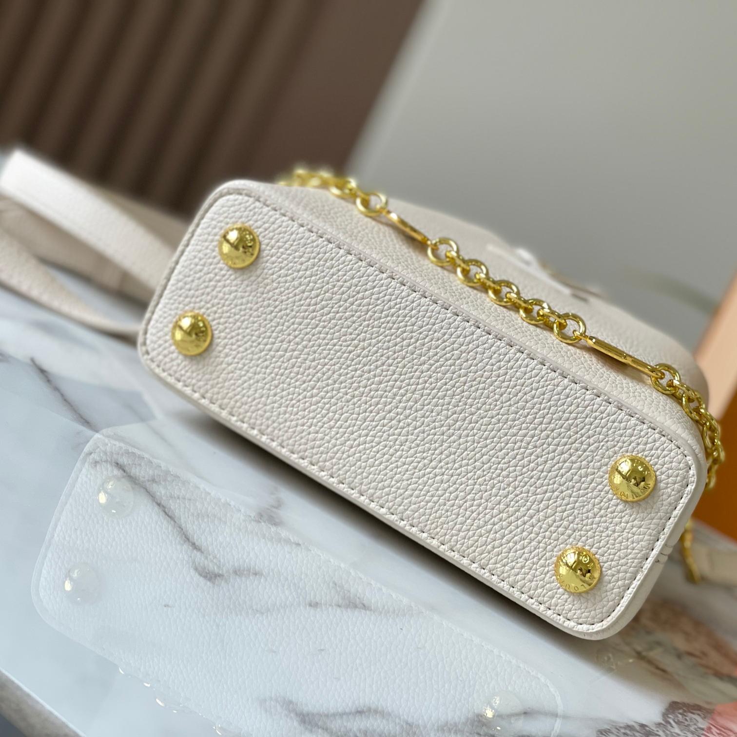 Louis Vuitton LV Capucines Love lock Chain Shoulder Bag M23950  (Replica)