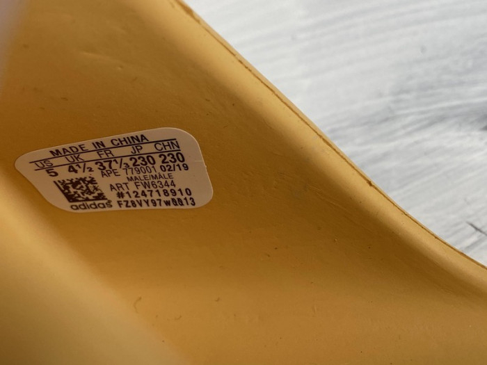 Yeezy Slide Desert Sand FW6344