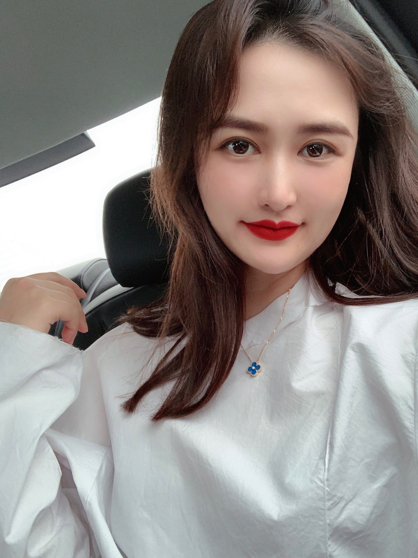 Van Cleef & Arpels Blue Agate Clover Necklace with Diamonds, Vintage Alhambra pendant