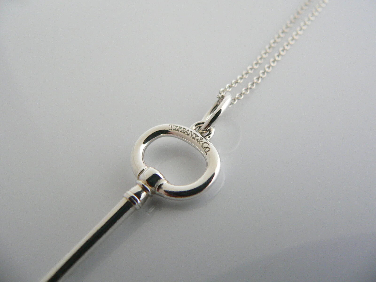 Tiffany & Co Silver Oval Key Necklace Pendant Charm 18 Inch Chain Gift Love Art
