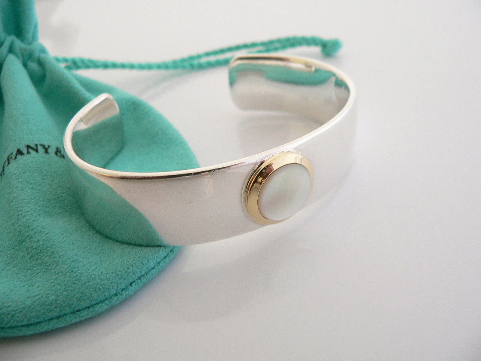 Tiffany & Co Silver 18K Pearl Bracelet Gold MOP Cuff Bangle Love Gift Pouch Art