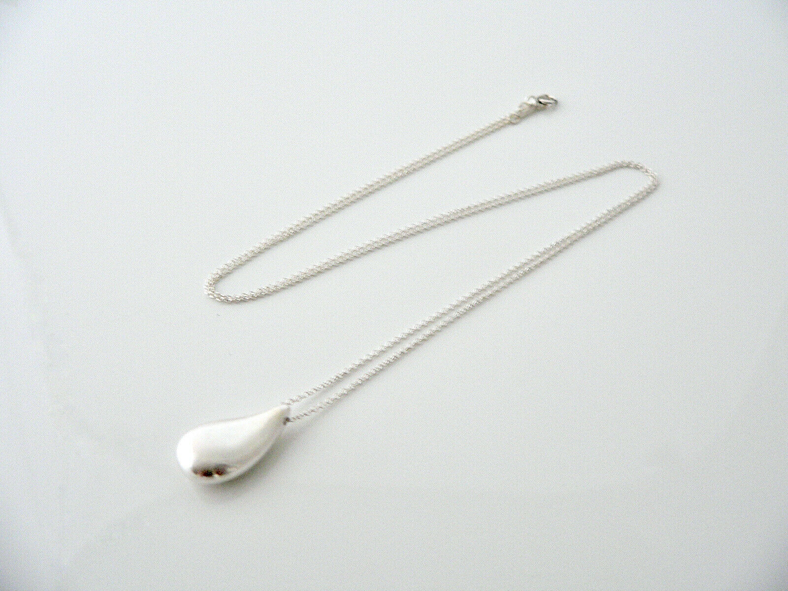 Tiffany & Co Teardrop Necklace Pendant Charm Chain Large Peretti Silver 24 Inch