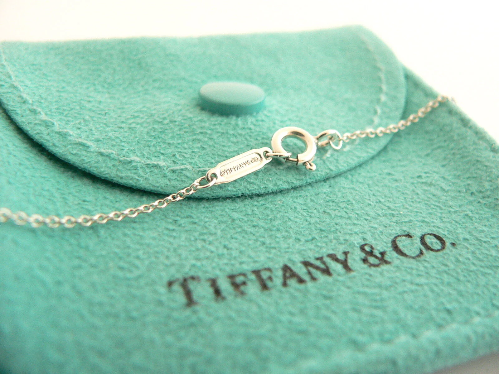Tiffany & Co Silver Heart Necklace Pendant Charm Chain Gift Pouch Love