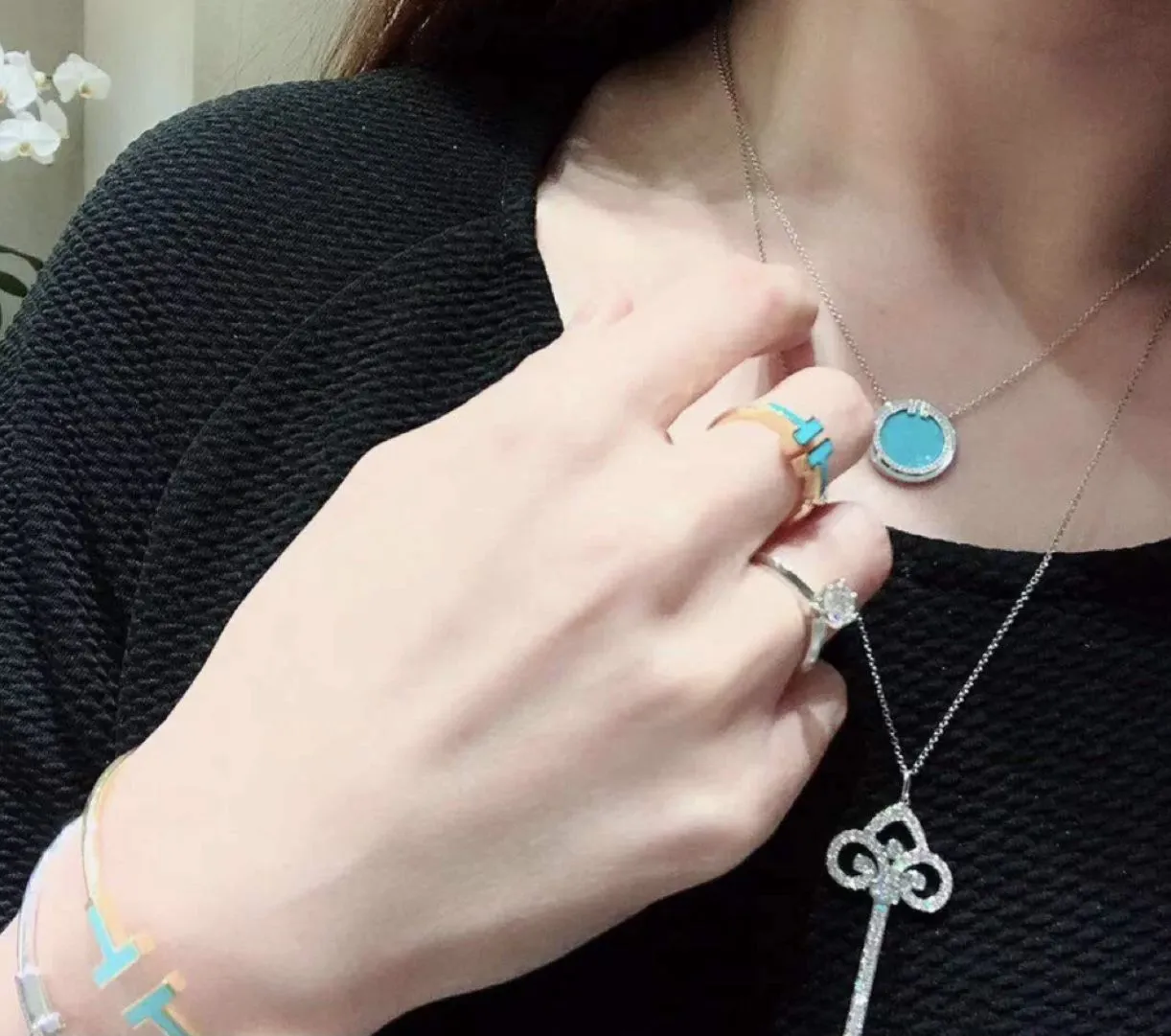 Top Tiffany T Silver Diamonds Turquoise Circle Pendant Couple Style Necklace HK