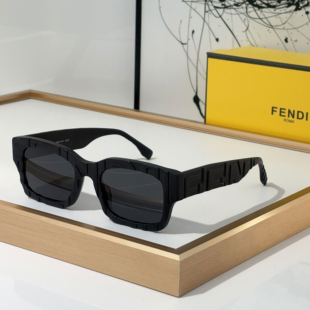 Fendi Full frame Logo Sunglasses Top quality （Replica）