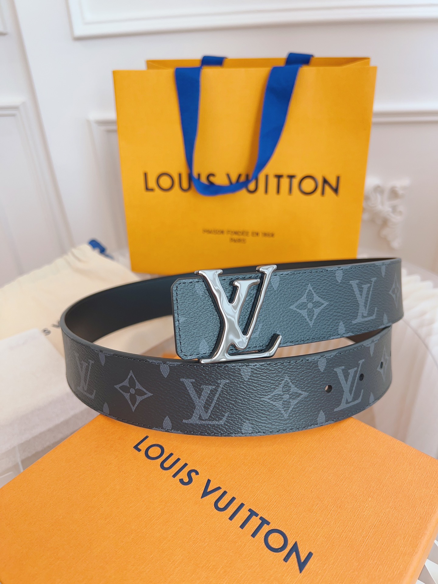Louis Vuitton LV Leather Belts 1:1 Mirror Version