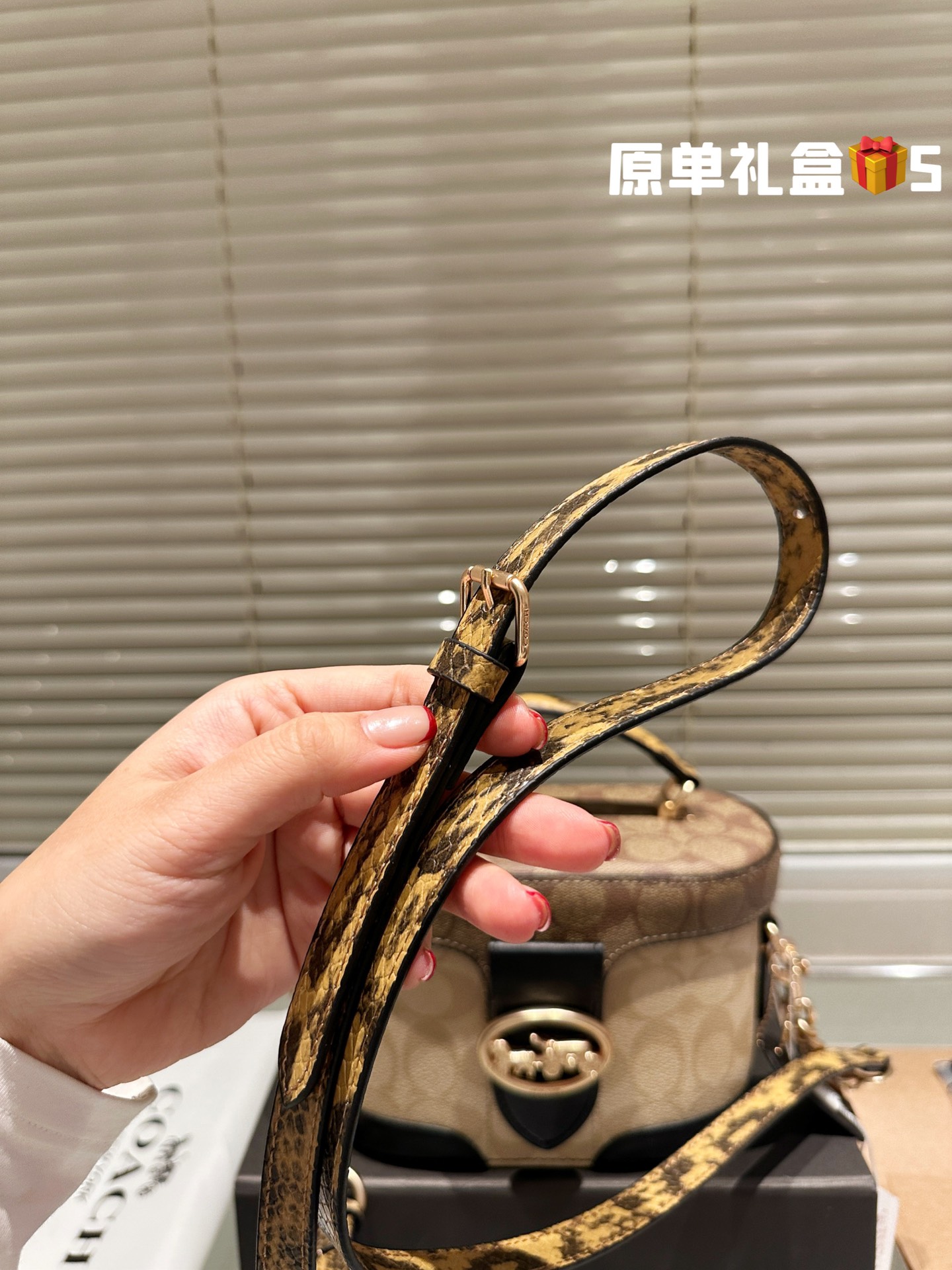 COACH GEORGIE Cosmetic Bag 026 LLS561 21cm