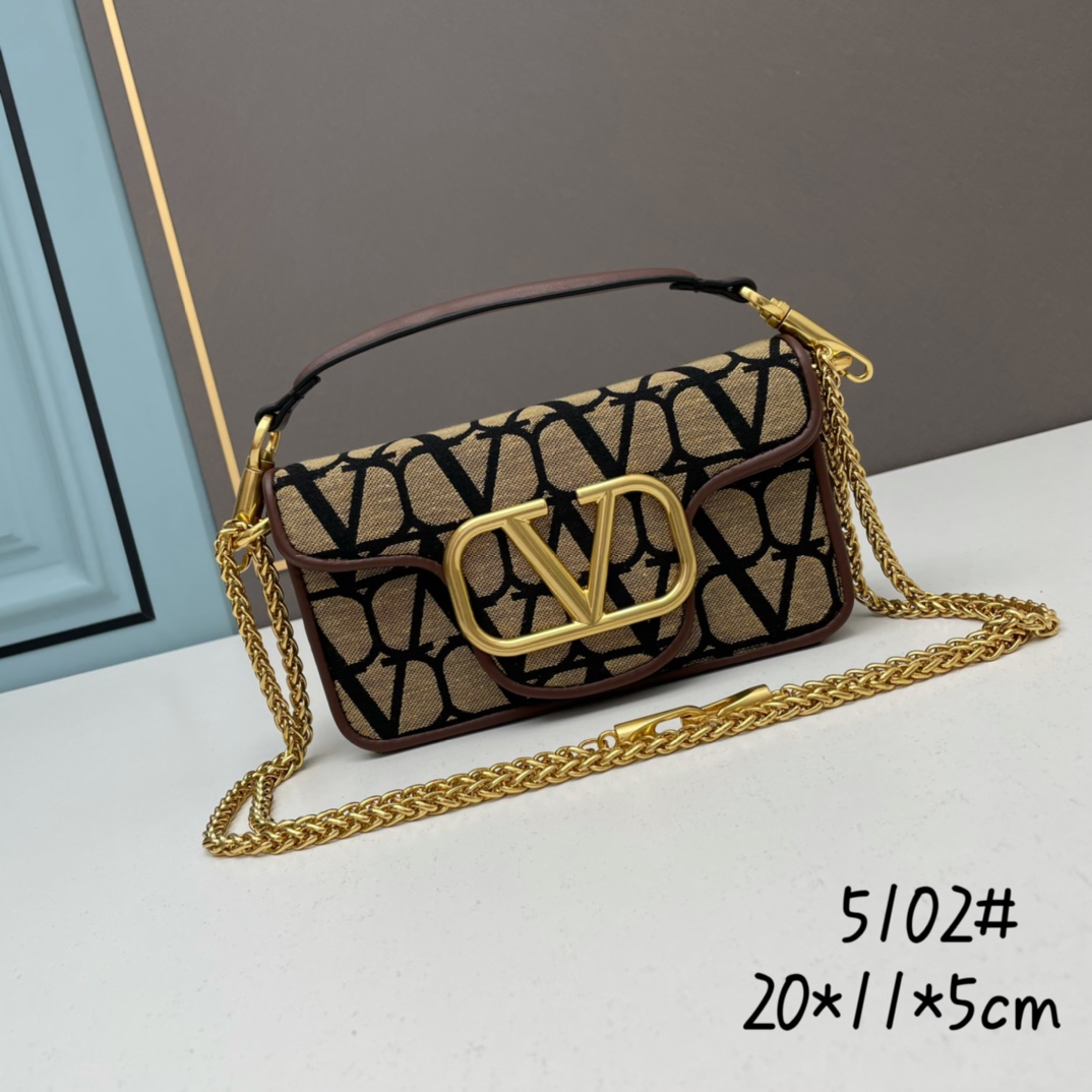 Valentino Garavani Calfskin Clutch Bag 5102