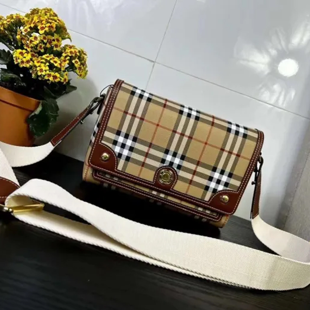 Burberry Note Bag 8350 WX012 25cm