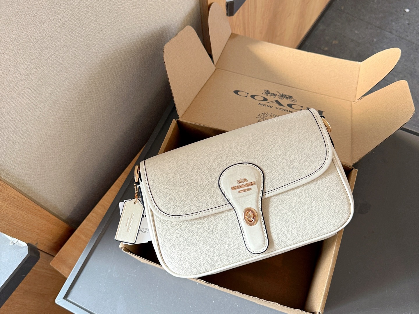 Coach Hadley Bag 006 DB571 24cm