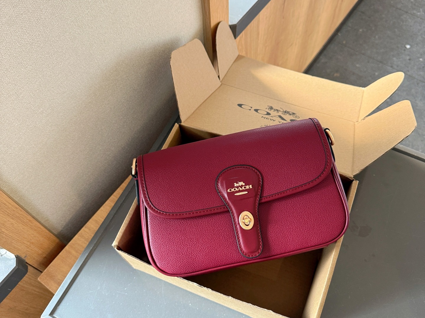 Coach Hadley Bag 006 DB571 24cm