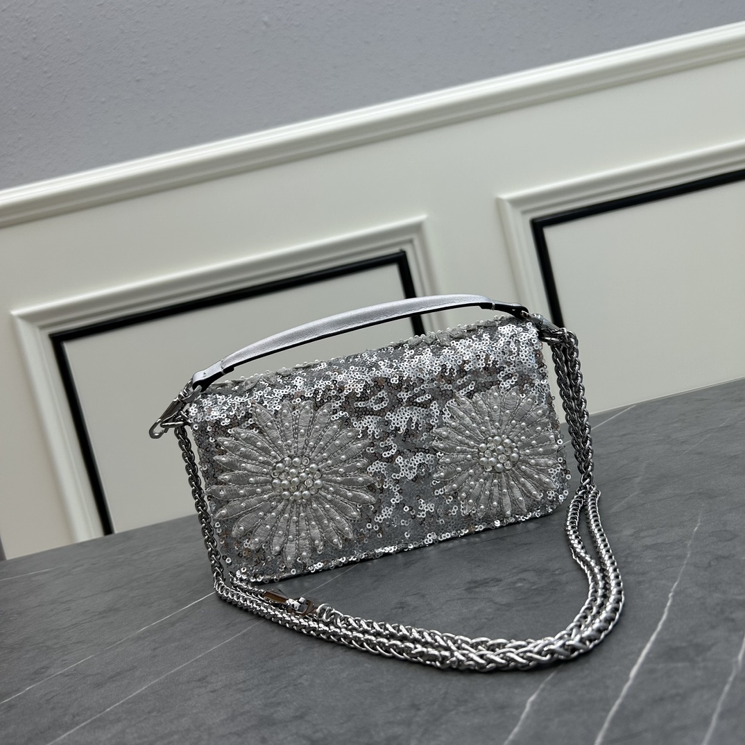 Valentino Garavani Mini Loco Crossbody bag 20240#