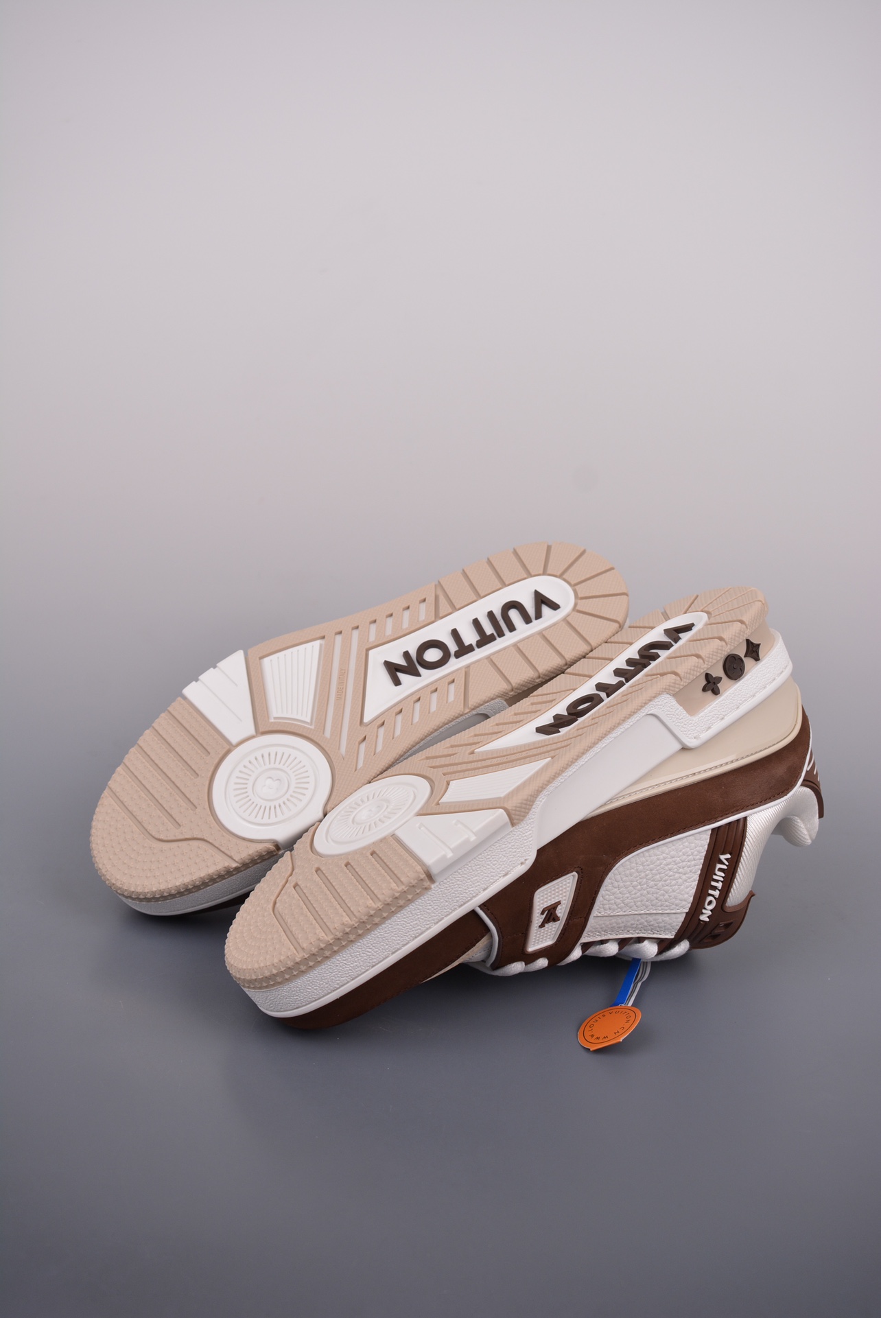 Louis Vuitton Trainer Sneakers (High Quality Version)