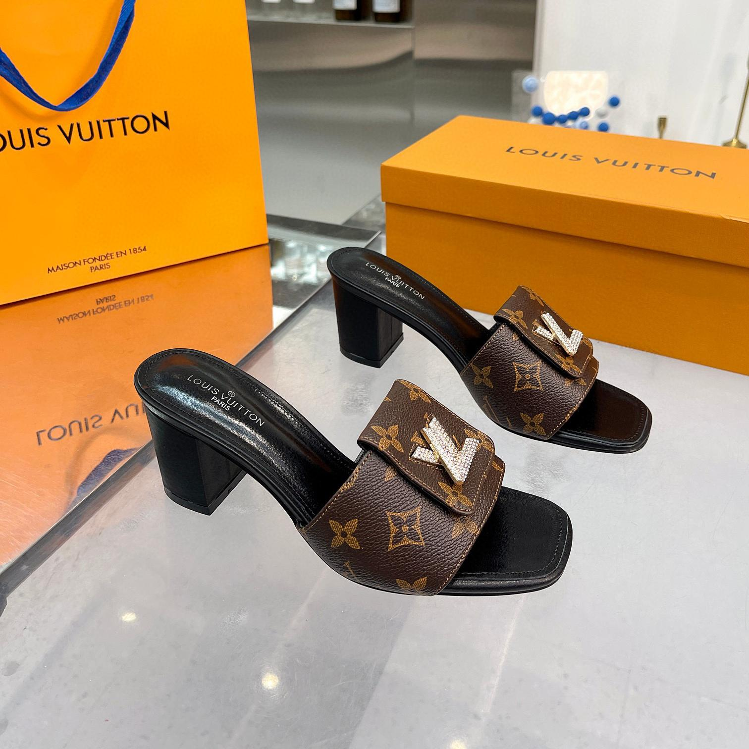 Louis Vuitton LV Flat Cut With Chunky Flip-flops Slide Sandal (Replica)