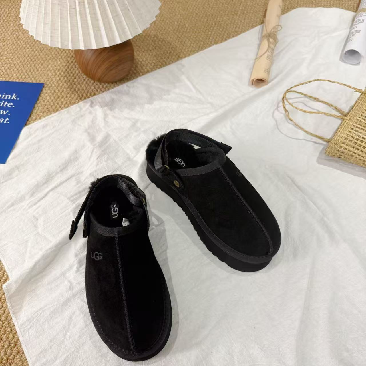 UGG New Autumn/Winter Slip-On Lazy Mule Slippers - High Quality Version(Replica)