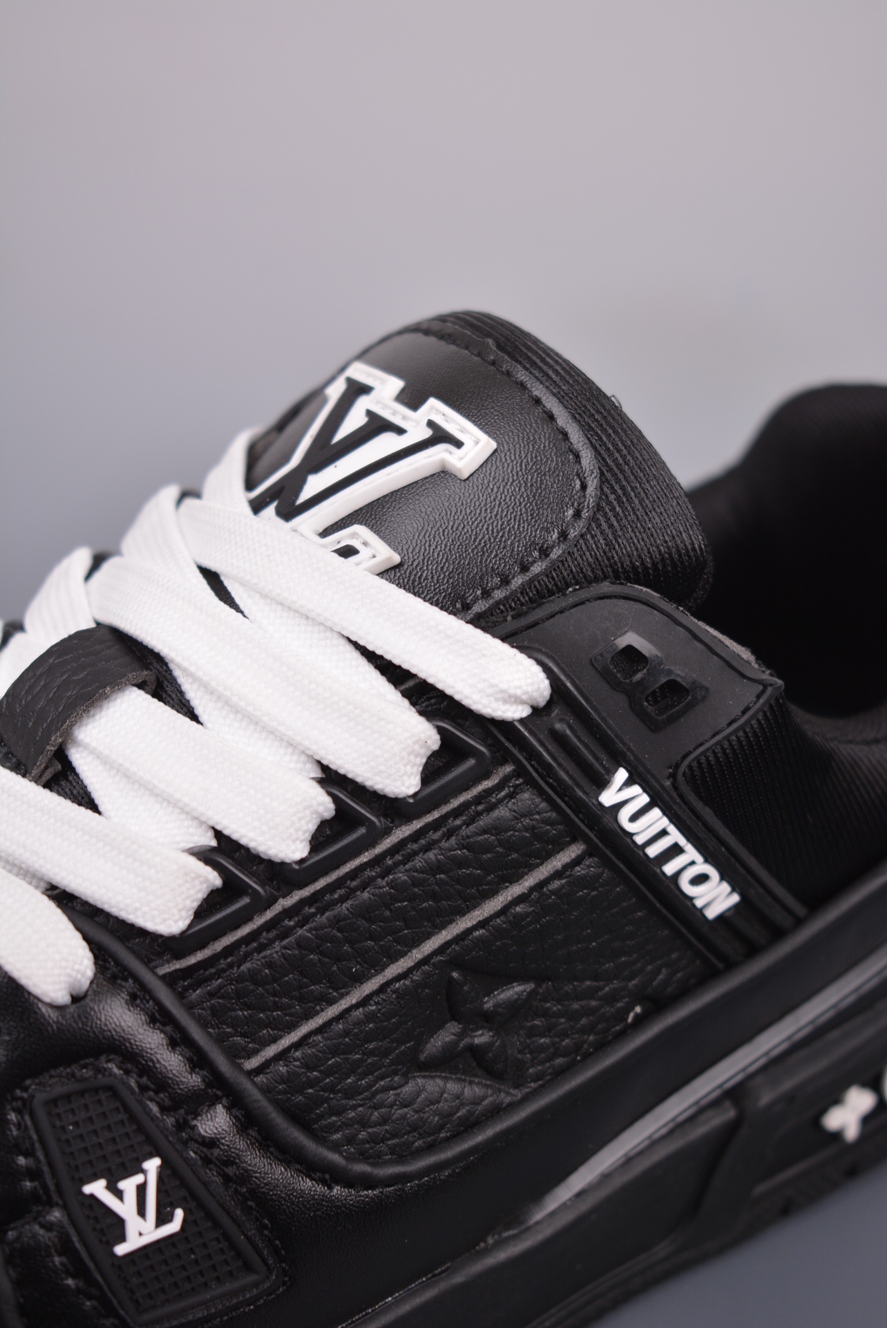 Louis Vuitton Trainer Sneakers(Replica)