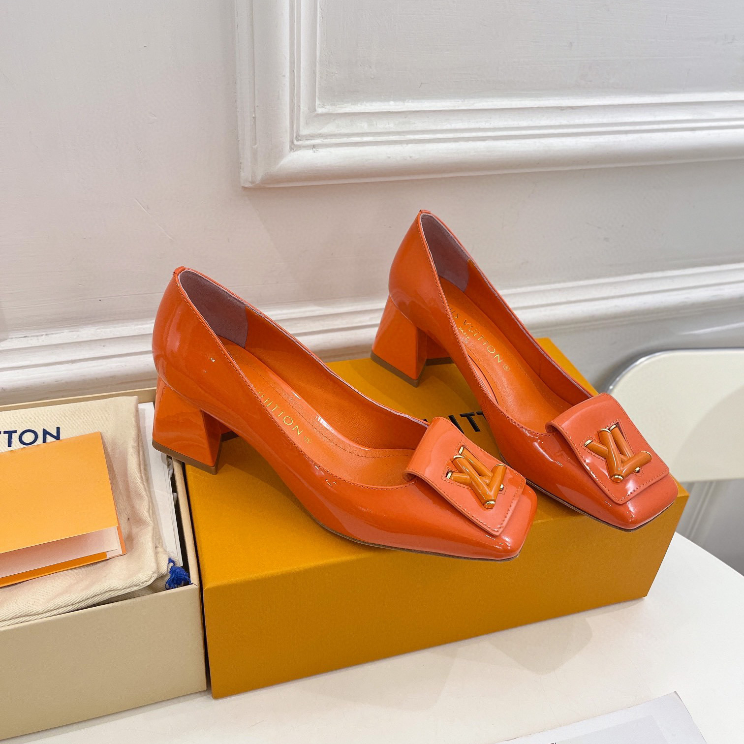 Louis Vuitton LV Trendy Casual Chunky Heels Slide Sandal (Replica)