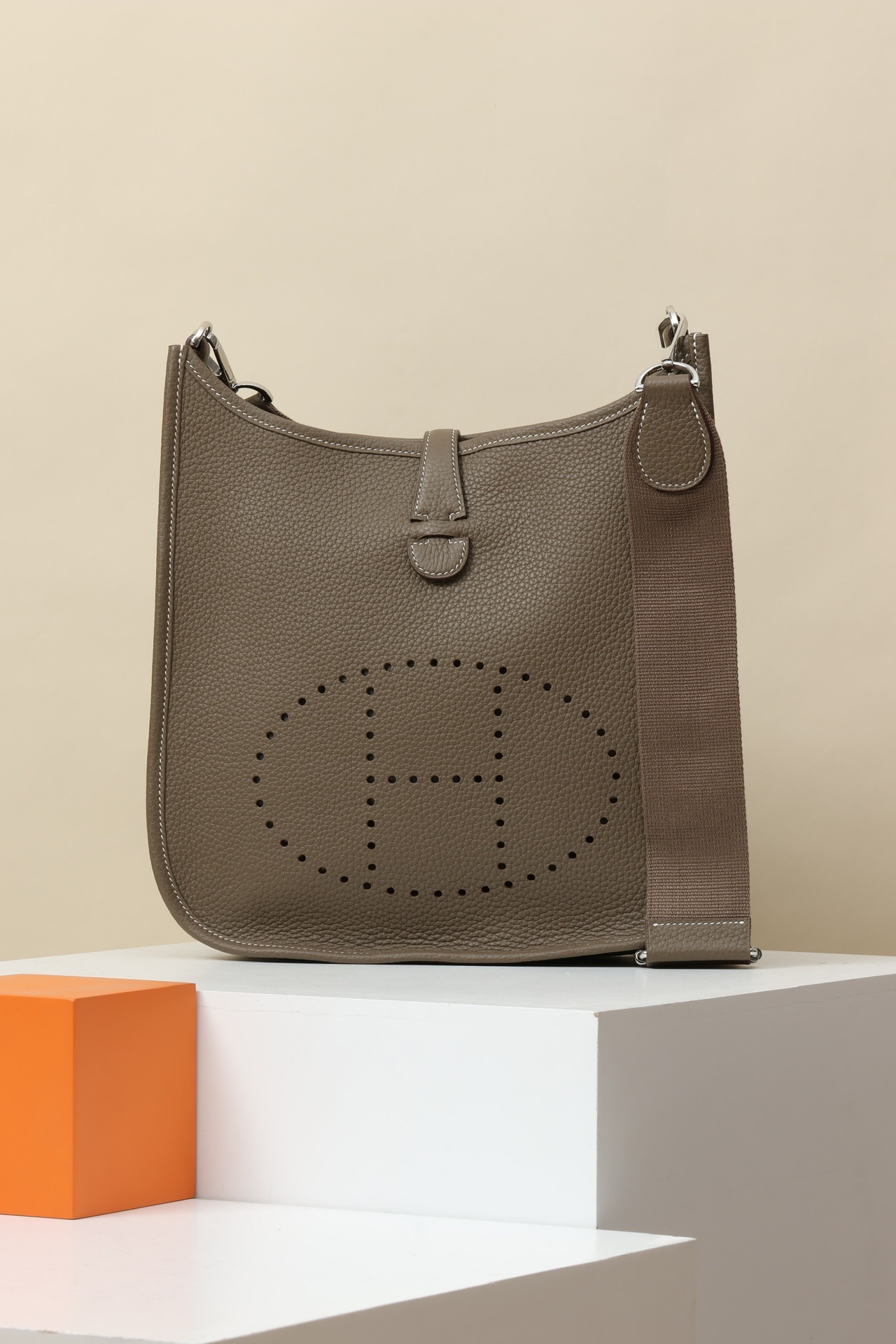 Hermes Yī fú lín Bags handbag Shoulder Bag 29cm （12AReplica）