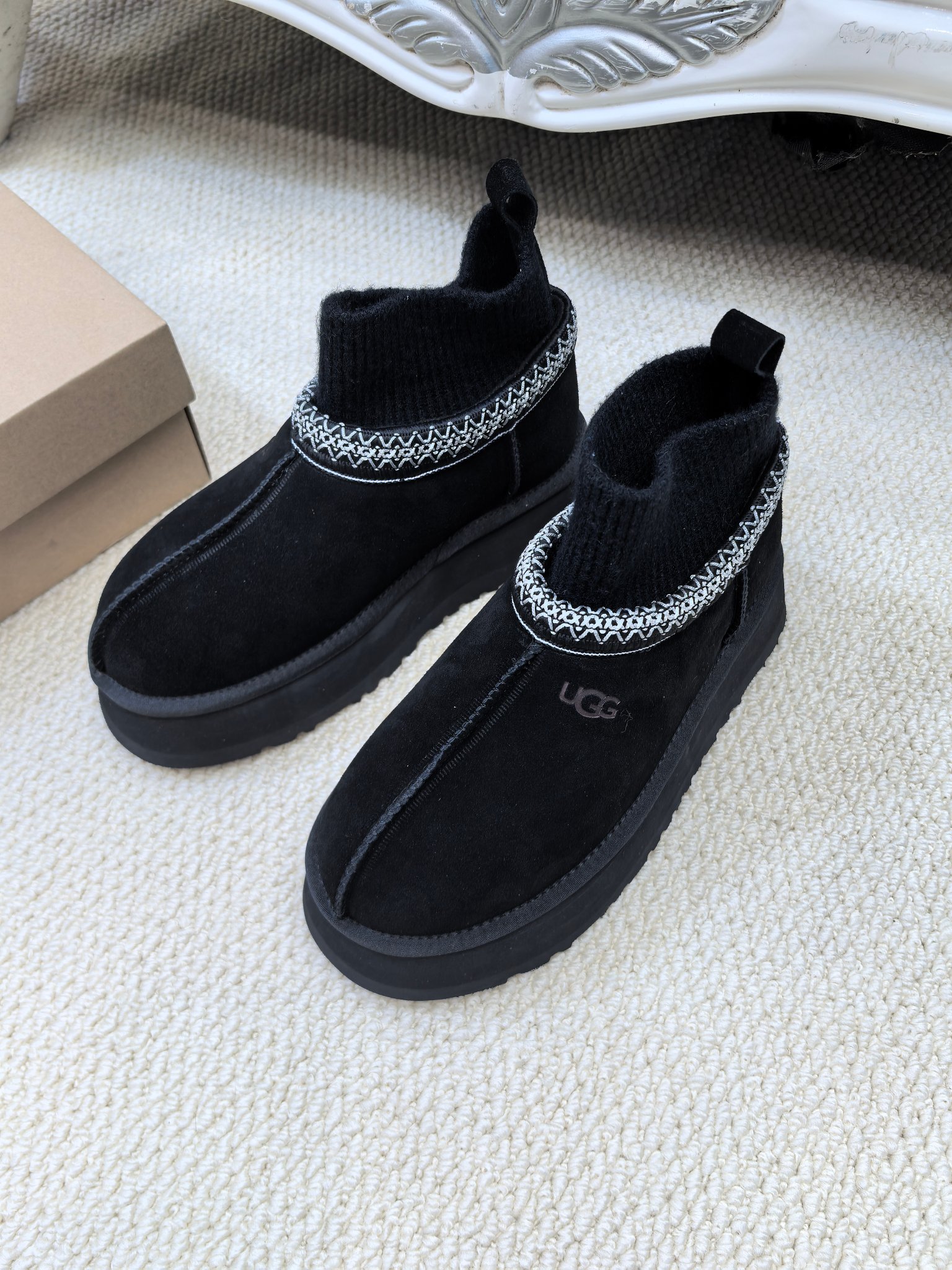 UGG shoes 044 BY081