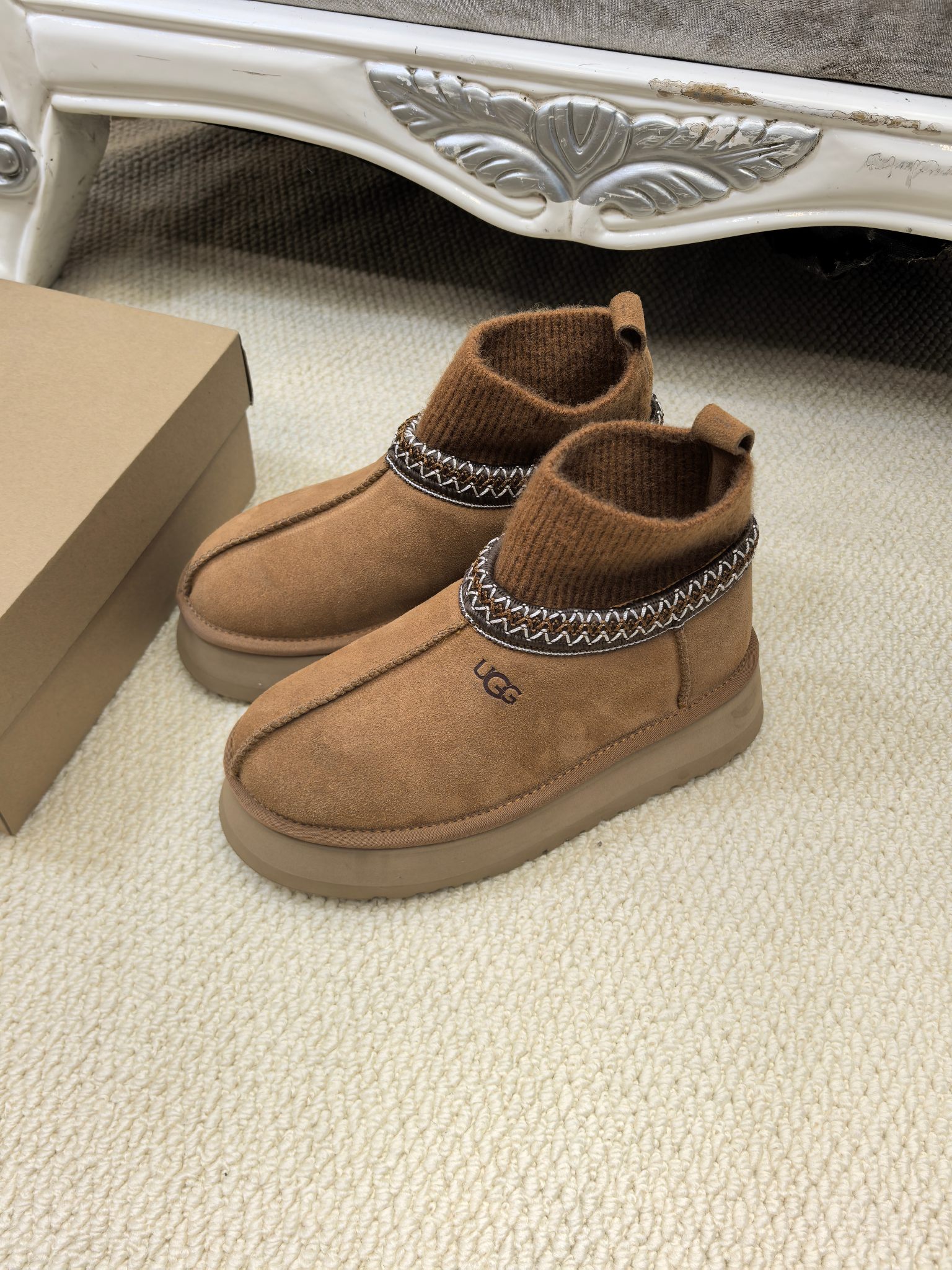 UGG shoes 044 BY081