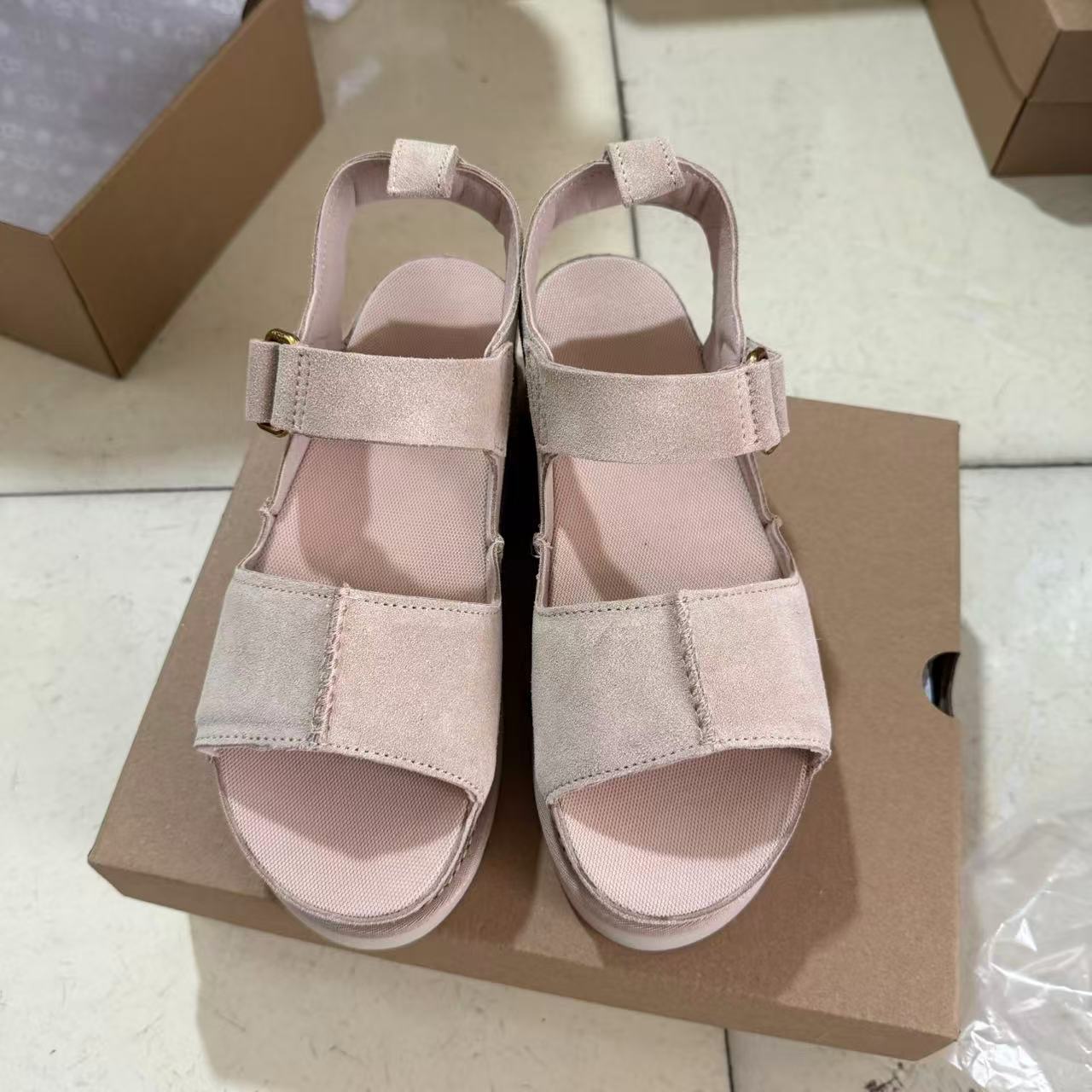 UGG New Autumn/Winter Slip-On Lazy Mule Slippers - High Quality Version(Replica)