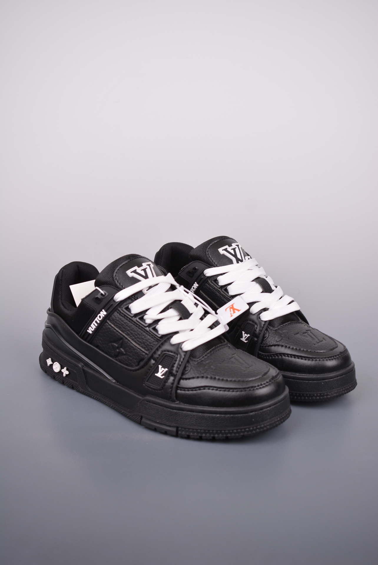 Louis Vuitton Trainer Sneakers(Replica)