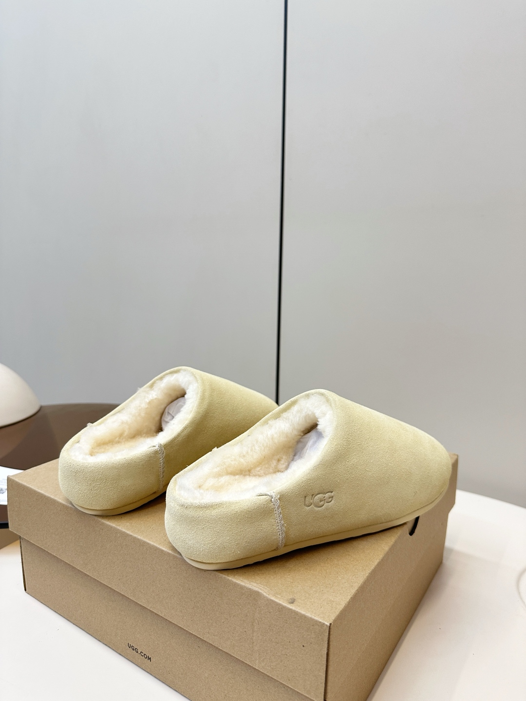 UGG New Autumn/Winter Slip-On Lazy Mule Slippers - High Quality Version(Replica)