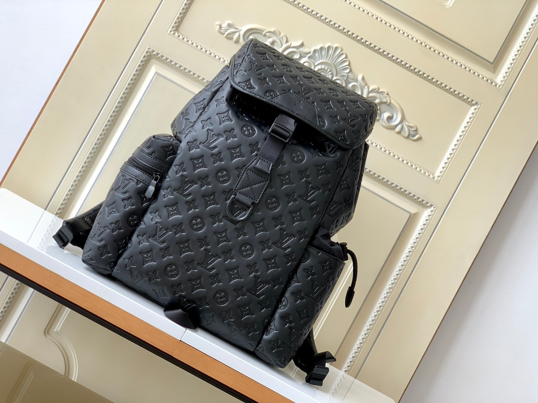 Louis Vuitton Bags Black Louis Vuitton Trekking Backpack for Men  M43680（12AReplica）